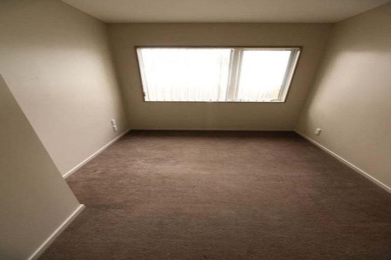 Photo of property in 49a Woodglen Road, Glen Eden, Auckland, 0602