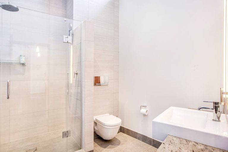 Photo of property in 49 Masterton Road, Rothesay Bay, Auckland, 0630