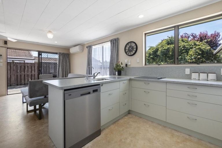 Photo of property in 48 Chaucer Street, Leamington, Cambridge, 3432