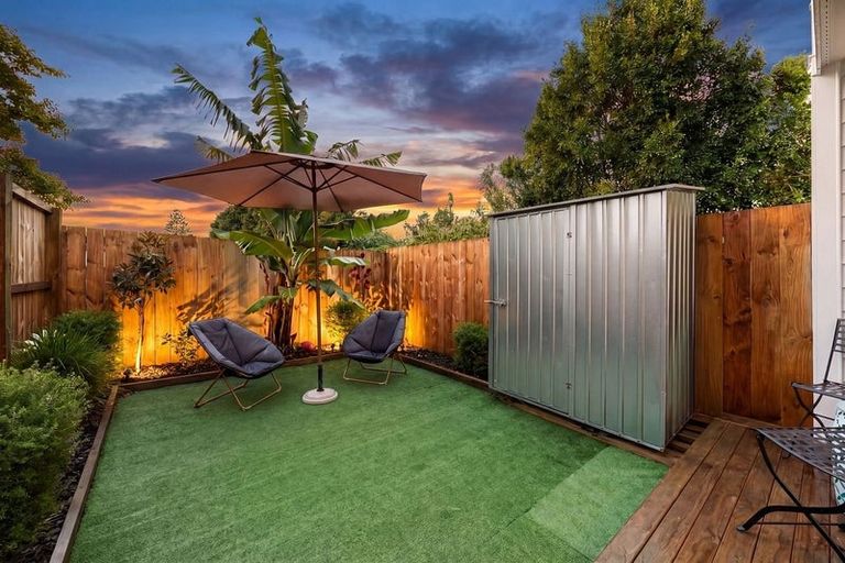Photo of property in 5/9 Flanshaw Road, Te Atatu South, Auckland, 0610
