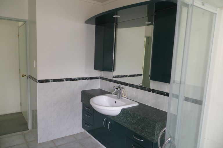 Photo of property in 1/11 Rakaia Rise, Clover Park, Auckland, 2019