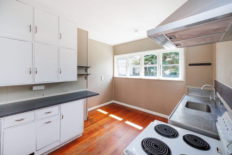 Photo of property in 43 Millar Street, Terrace End, Palmerston North, 4410