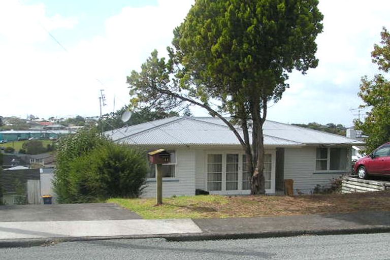 Photo of property in 2/11 Kennedy Avenue, Forrest Hill, Auckland, 0620