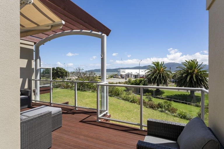 Photo of property in 4/1 Marine Parade, Paraparaumu Beach, Paraparaumu, 5032