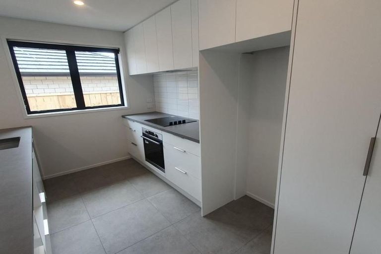 Photo of property in 5 Massey Street, Westown, New Plymouth, 4310