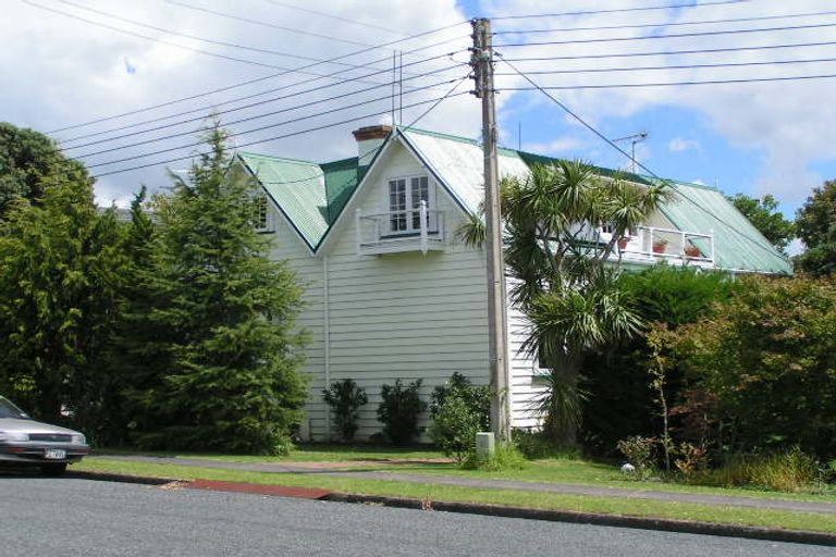 Photo of property in 5 Bayview Road, Hauraki, Auckland, 0622