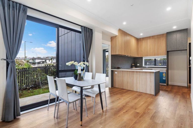 Photo of property in 44e Westgate Drive, Westgate, Auckland, 0614