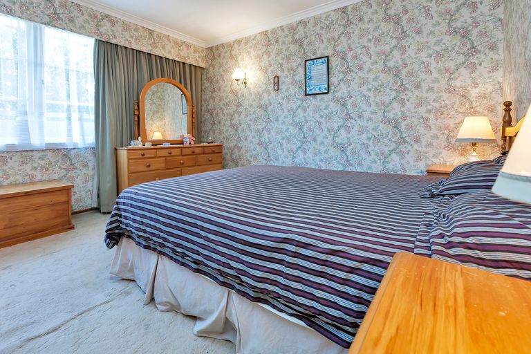 Photo of property in 1 Rowan Terrace, Te Atatu South, Auckland, 0610