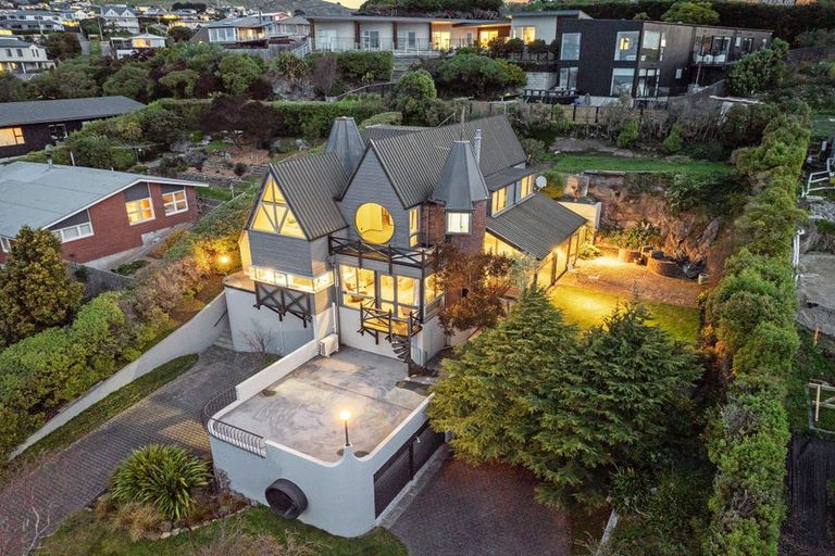 Photo of property in 8 Muritai Terrace, Mount Pleasant, Christchurch, 8081