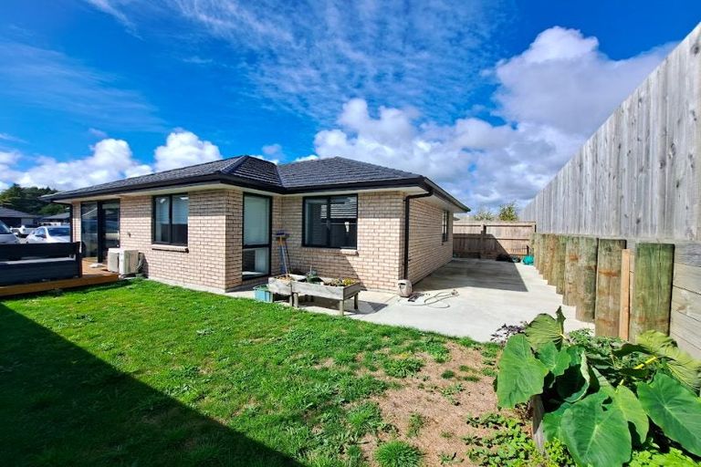 Photo of property in 10 Rehua Place, Waiwhakaiho, New Plymouth, 4312