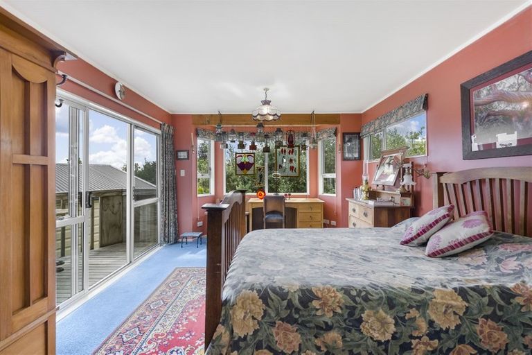 Photo of property in 22 Santiago Crescent, Unsworth Heights, Auckland, 0632