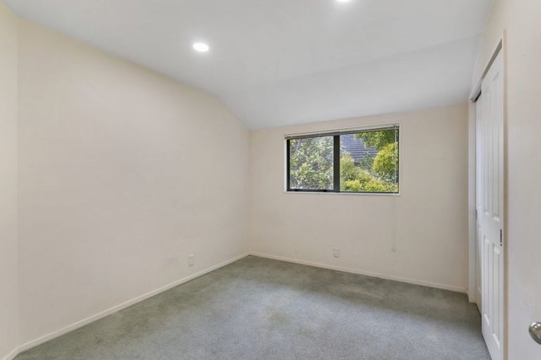Photo of property in 4 San Ambrosio Rise, Henderson, Auckland, 0612