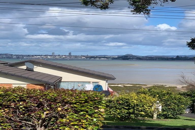 Photo of property in 2/25 Walter Street, Hauraki, Auckland, 0622