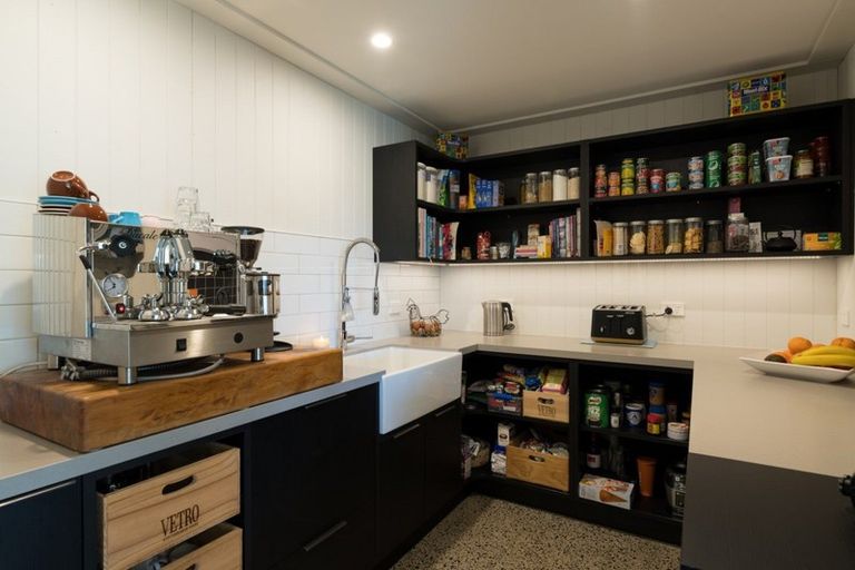 Photo of property in 28 Hanlow Place, Pyes Pa, Tauranga, 3112