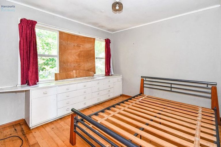 Photo of property in 114 Ennis Avenue, Pakuranga Heights, Auckland, 2010