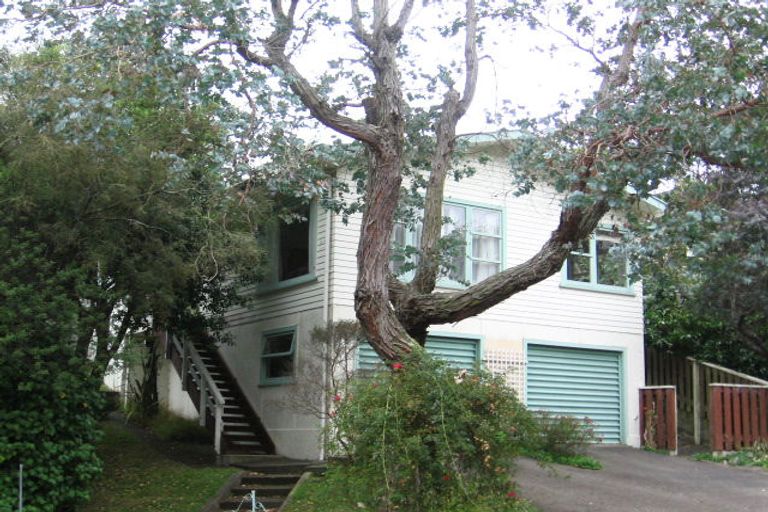 Photo of property in 10 Kamla Way, Khandallah, Wellington, 6035