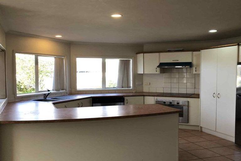 Photo of property in 13 Belcoo Crescent, East Tamaki, Auckland, 2013