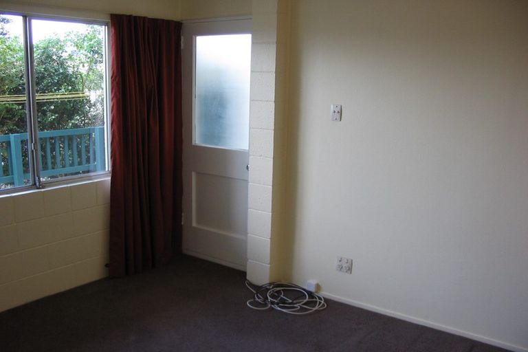 Photo of property in 2/219 Grant Road, Thorndon, Wellington, 6011