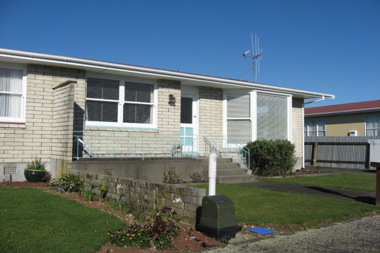 Photo of property in 1 Merton Place, Levin, 5510