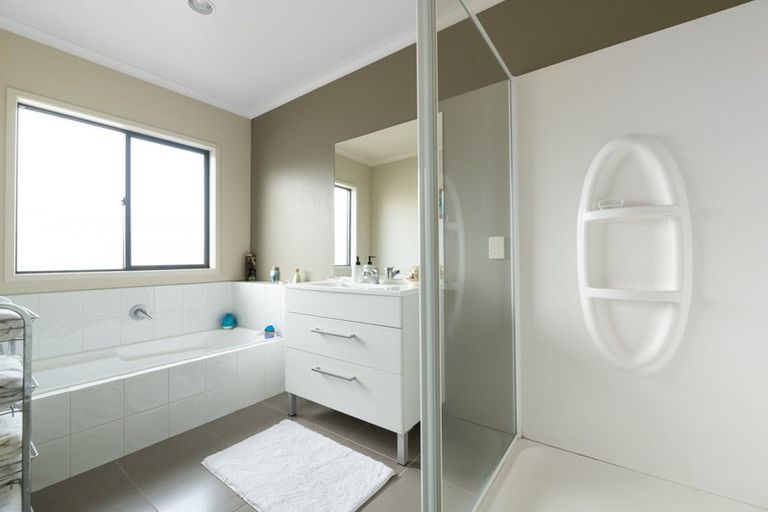 Photo of property in 1/100 Millers Road, Brookfield, Tauranga, 3110