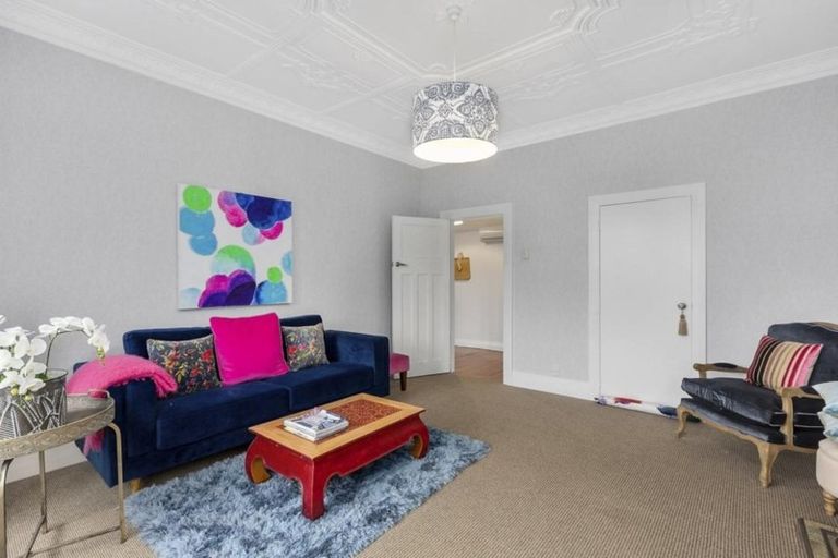 Photo of property in 274 Macandrew Road, Forbury, Dunedin, 9012