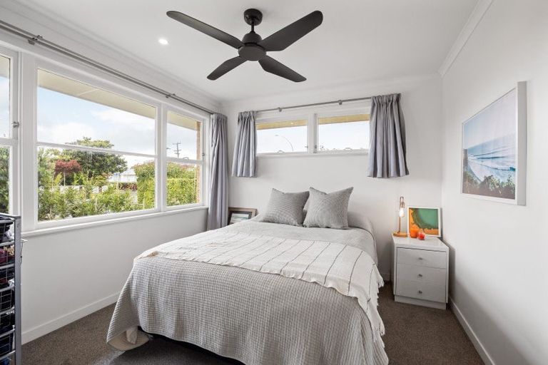 Photo of property in 11 Sandwich Road, St Andrews, Hamilton, 3200