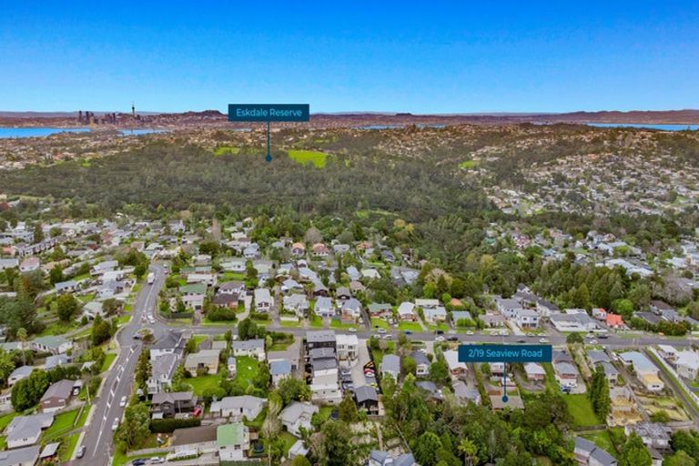Photo of property in 2/19 Seaview Road, Glenfield, Auckland, 0629