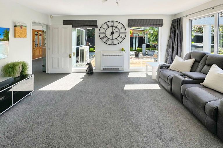 Photo of property in 70 Lake Terrace Road, Burwood, Christchurch, 8061