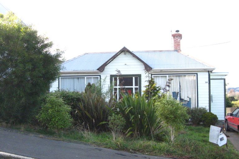 Photo of property in 20 Athol Place, Ravensbourne, Dunedin, 9022