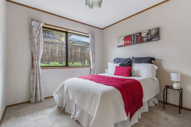 Photo of property in 75 Dalwhinnie Parade, Highland Park, Auckland, 2010