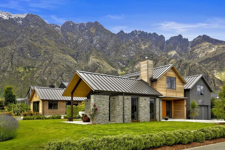 Photo of property in 11 Bretby Court, Jacks Point, Queenstown, 9371