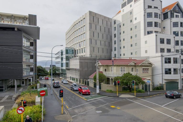 Photo of property in 32 Pipitea Street, Thorndon, Wellington, 6011