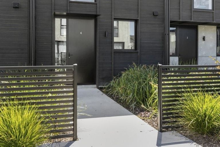 Photo of property in 4 Te Ara O Paetutu, Petone, Lower Hutt, 5012