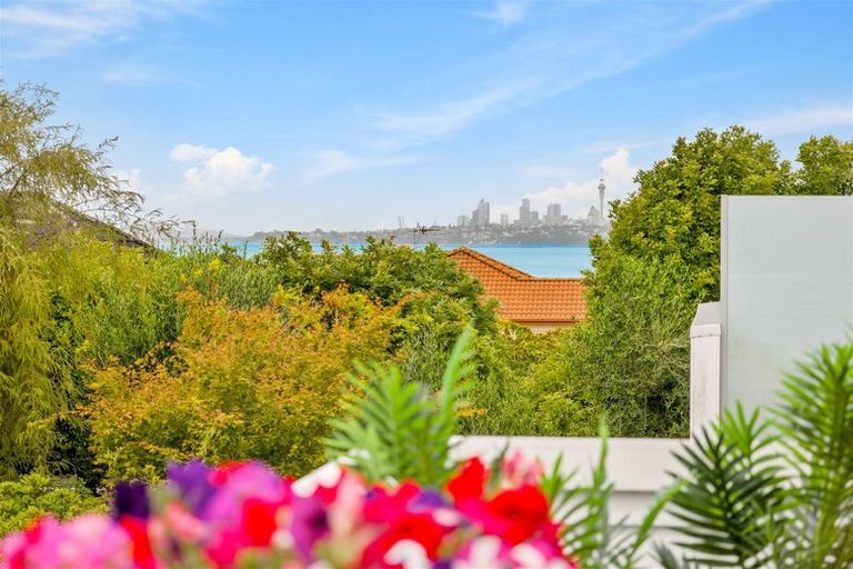 Photo of property in 477 Te Atatu Road, Te Atatu Peninsula, Auckland, 0610