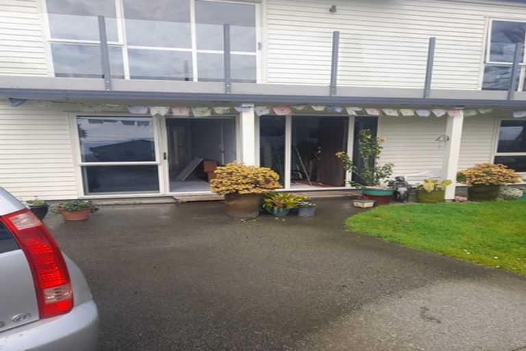 Photo of property in 1409 Whangaparaoa Road, Army Bay, Whangaparaoa, 0930