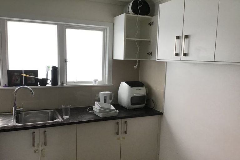 Photo of property in 4 Vanguard Road, Kelston, Auckland, 0602