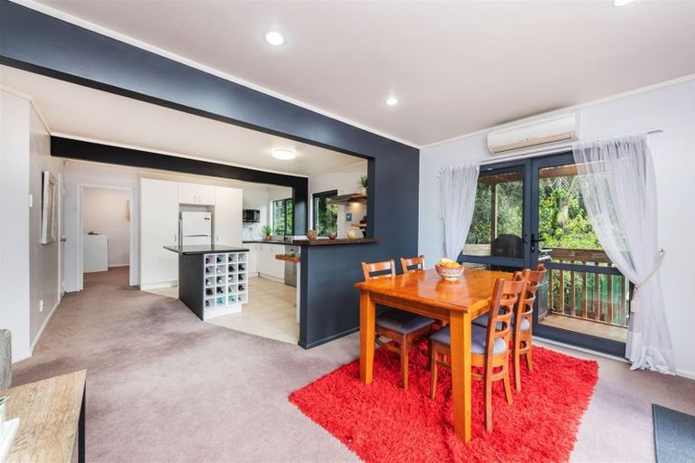 Photo of property in 30 Wood Bay Road, Titirangi, Auckland, 0604