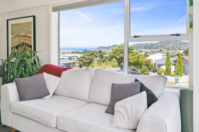 Photo of property in 11/32 Akaroa Drive, Maupuia, Wellington, 6022