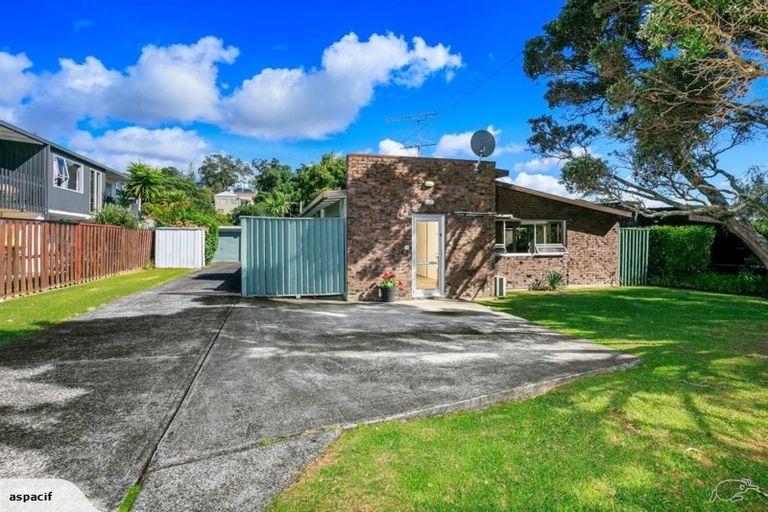 Photo of property in 1/15 Omana Road, Milford, Auckland, 0620