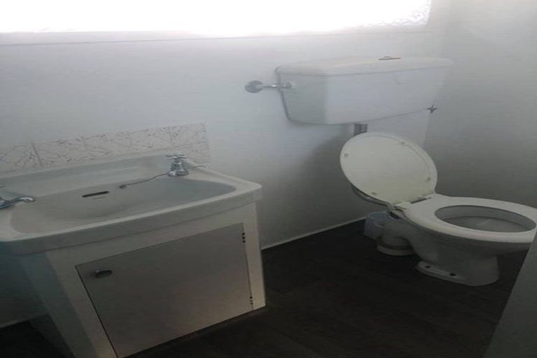 Photo of property in 54 Hillcrest Avenue, Hillcrest, Auckland, 0627