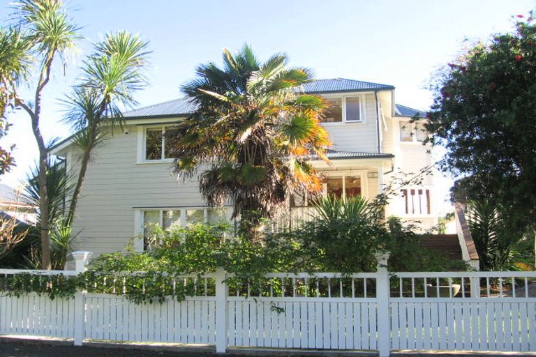 Photo of property in 5-7 Mahoe Street, Eastbourne, Lower Hutt, 5013