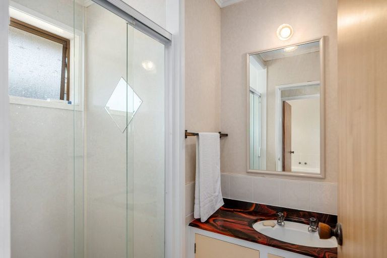 Photo of property in 68 Weatherly Road, Torbay, Auckland, 0630