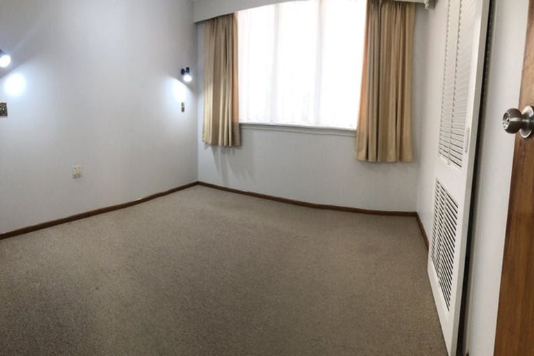 Photo of property in 2/54 Kings Crescent, Hutt Central, Lower Hutt, 5010