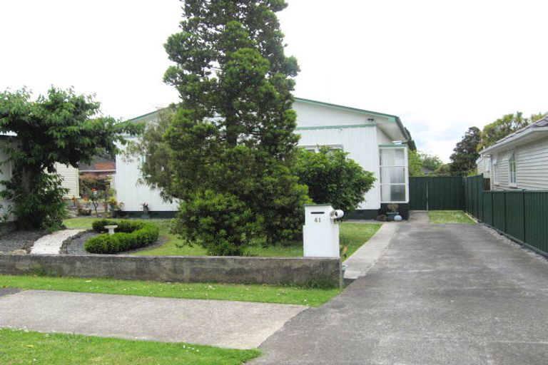 Photo of property in 41 Shortt Avenue, Mangere Bridge, Auckland, 2022