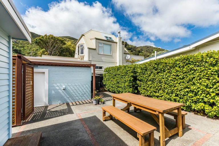 Photo of property in 387 Muritai Road, Eastbourne, Lower Hutt, 5013