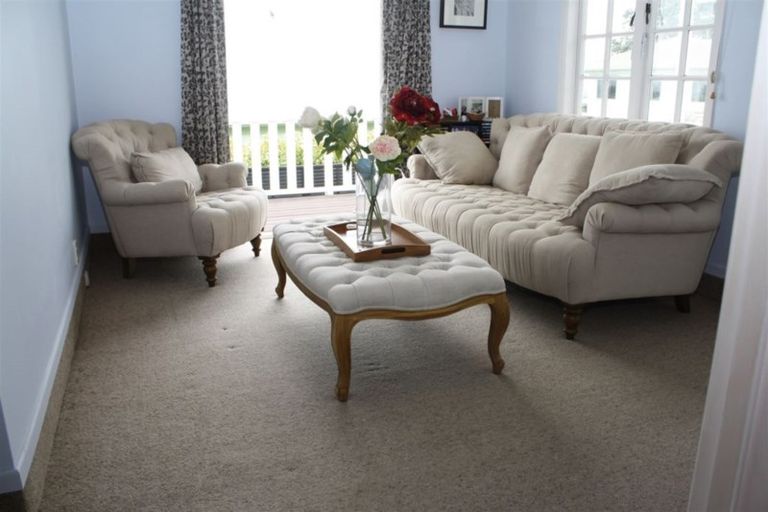 Photo of property in 4233 Great North Road, Glendene, Auckland, 0602