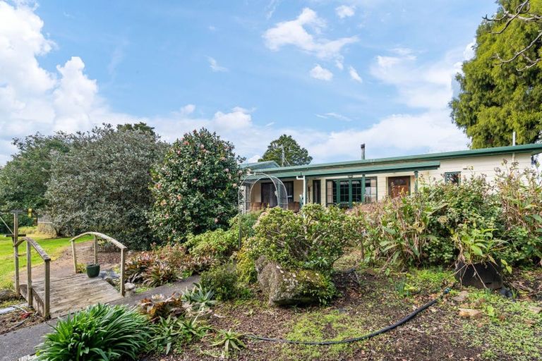 Photo of property in 238 Tauraroa Road, Maungakaramea, Whangarei, 0178
