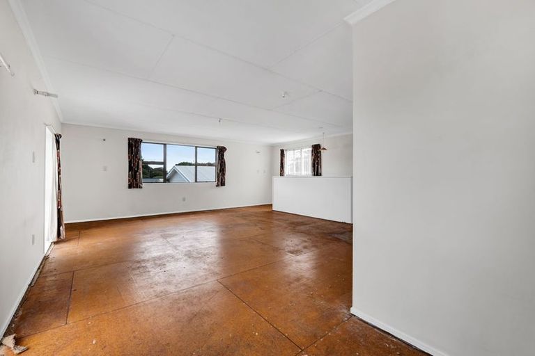 Photo of property in 117 Weraroa Road, Waverley, 4510