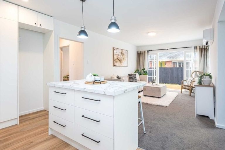 Photo of property in 17 Ballantyne Avenue, Upper Riccarton, Christchurch, 8041