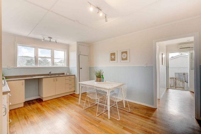 Photo of property in 27 Charles Street, Te Kamo, Whangarei, 0112